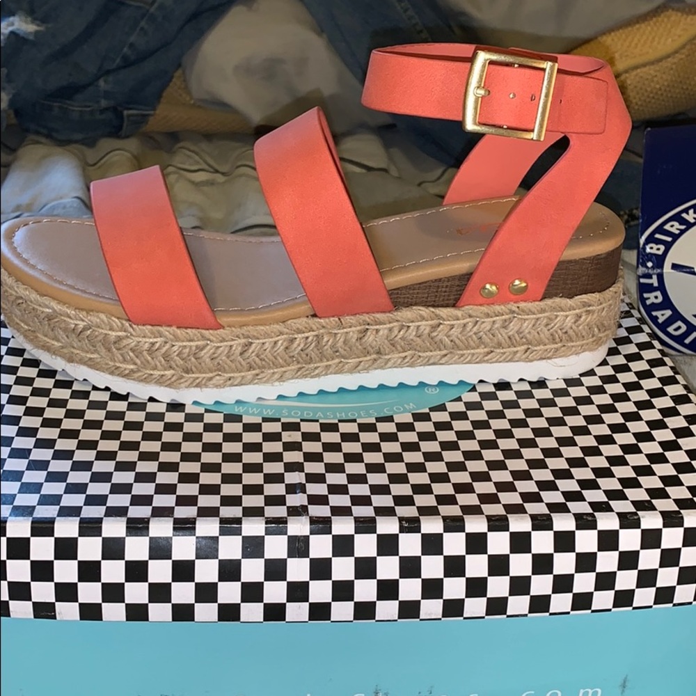 Coral Platform sandals